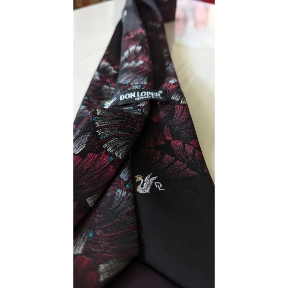 Don Loper Beverly Hills Black Tie w Burgundy Red & Gray Brushed Stroke Design
